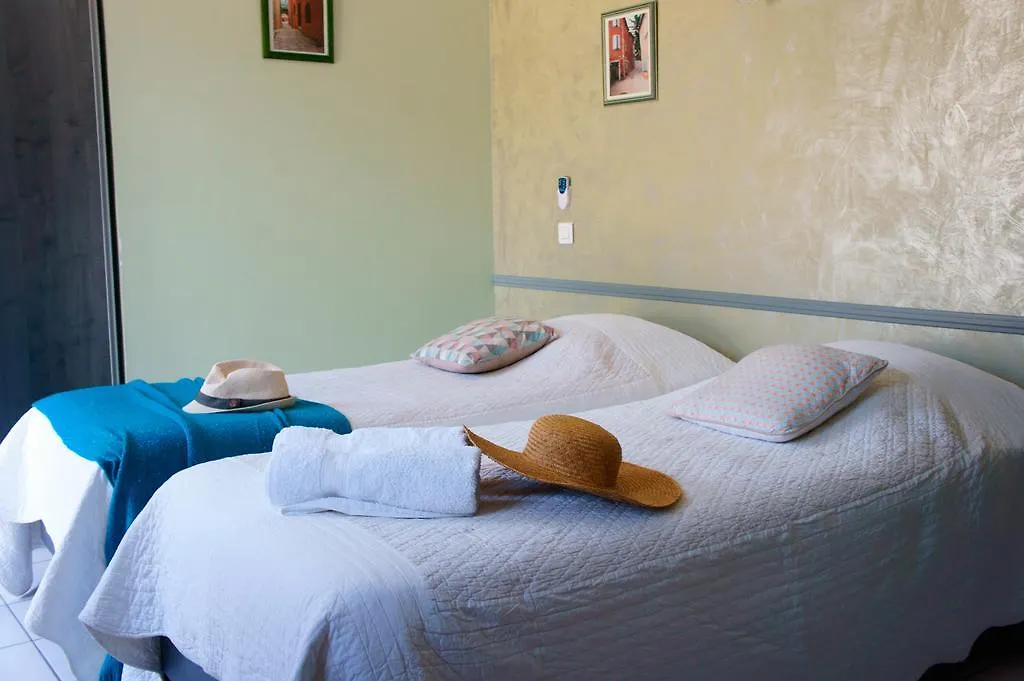 ** Guest house Residence Les Peupliers Loriol-du-Comtat France